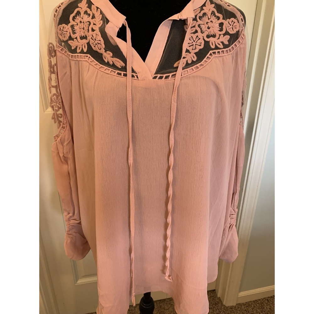Hayden Los Angeles S/M Womens Blush Embroidered Blouse NWT Fairy Boho Dainty